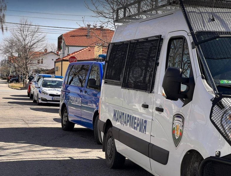 Масов бой в Пловдивско! Намесиха се спецполицаи