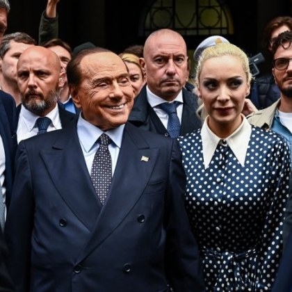 Силвио Берлускони получил от сънародниците си прозвището Кавалиери рицар почина