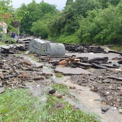 Обявиха бедствено положение в Берковица след потопа СНИМКИ