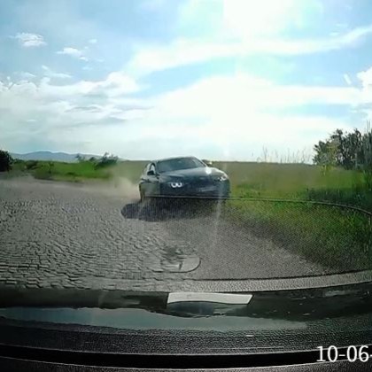 Водач избегна челен удар с БМВ на косъм в Софийско
