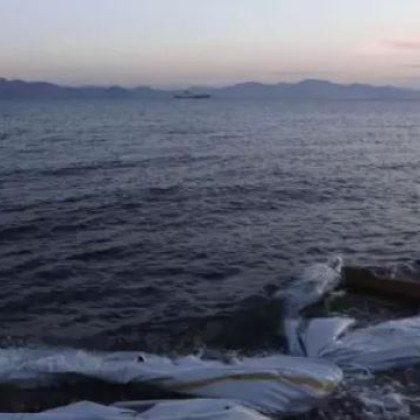 Гръцката брегова охрана е спасила 90 бежанци сред които 18