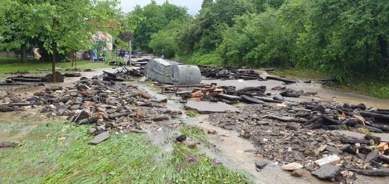 Обявиха бедствено положение в Берковица след потопа СНИМКИ
