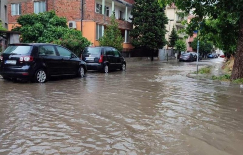 Денков нареди на областните управители да вземат мерки срещу наводнявания