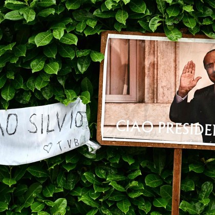 Бившият италиански премиер Силвио Берлускони ще бъде погребан с държавни