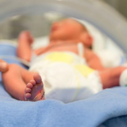 Спасиха преждевременно родено бебе в седмия месец Това стана благодарение