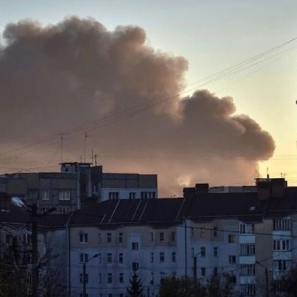 Експлозии се чуха в контролирания от Киев Херсон Това съобщи