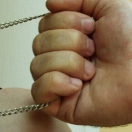 Мъж напада жени в Пазарджик, краде им бижутата