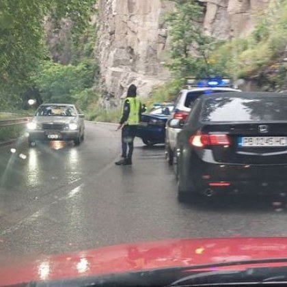 Инцидент край Асеновград затруднява движението към Смолян
