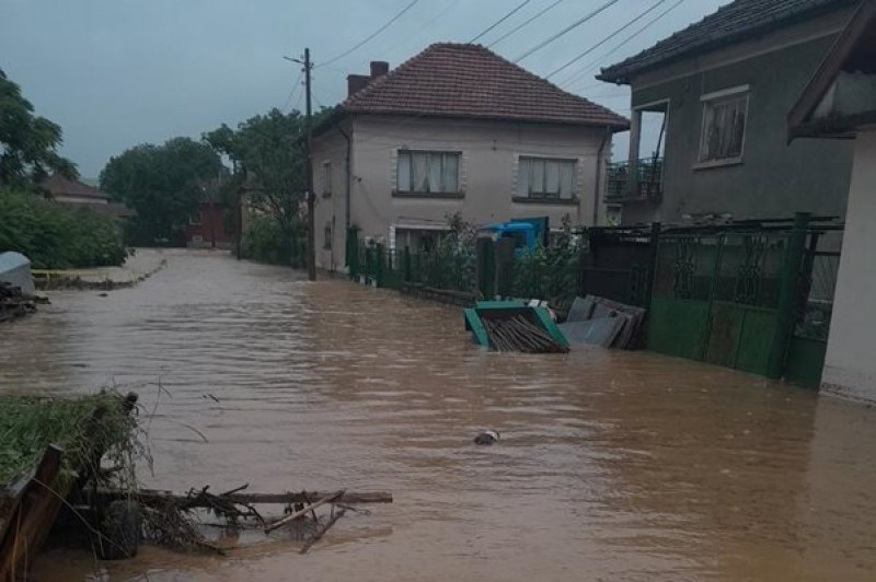 МС: Областите Монтана и Враца в готовност за евакуация на засегнатите