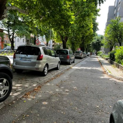 Паркирането в големите градове на страната става по трудна задача