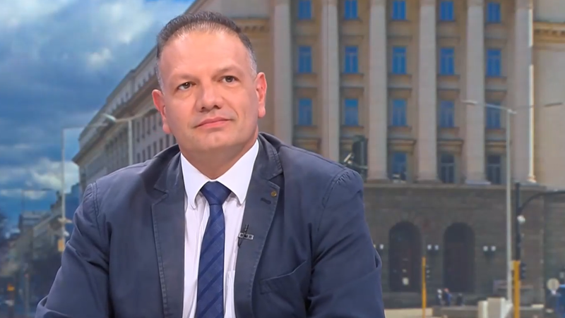 Защо правосъдният министър Атанас Славов не атакува Прокурорската колегия за