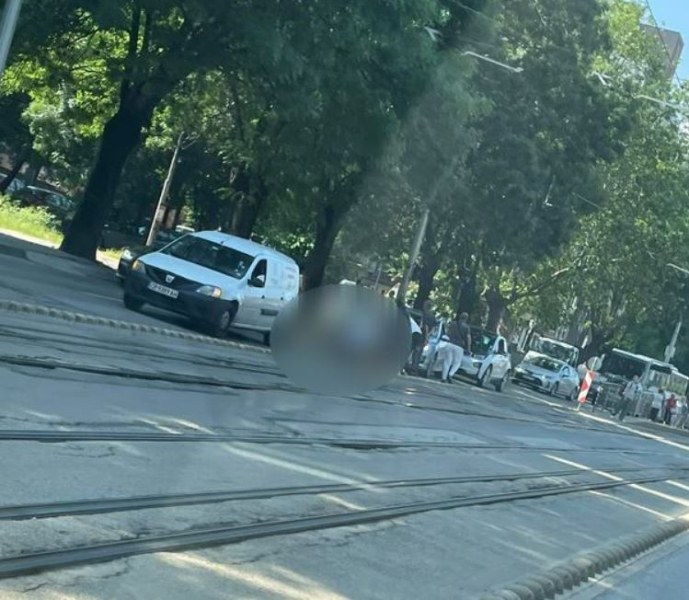 Блъснаха пешеходка в София! СНИМКА