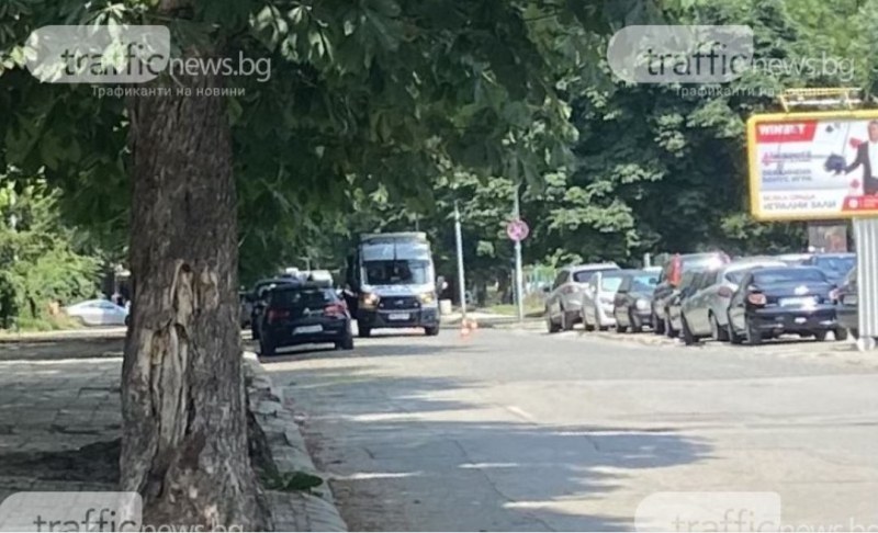 Мащабна полицейска акция тече на бул. Марица – Север“.  Въоръжени