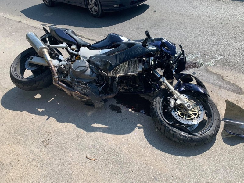 Мотоциклетист пострада при катастрофа в Пазарджик. Инцидентът станал вчера сутринта