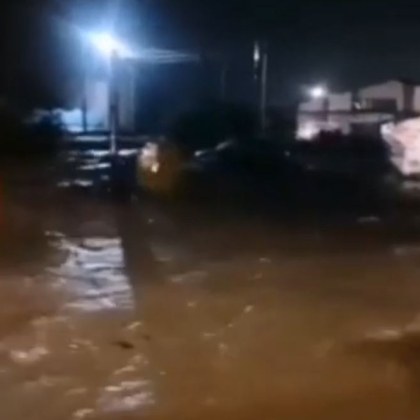 Кадри показват водната стихия, връхлетяла Монтана ВИДЕО