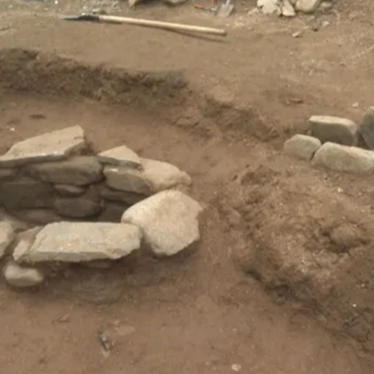 Продължават разкритията при проучването на средновековния некропол край Неделино Гробница