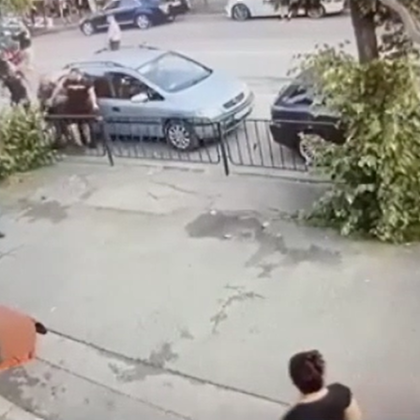 Вижте още кадри от масовия бой в