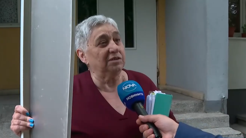 Обитателите на блок в София грабват легени и корита при всеки дъжд