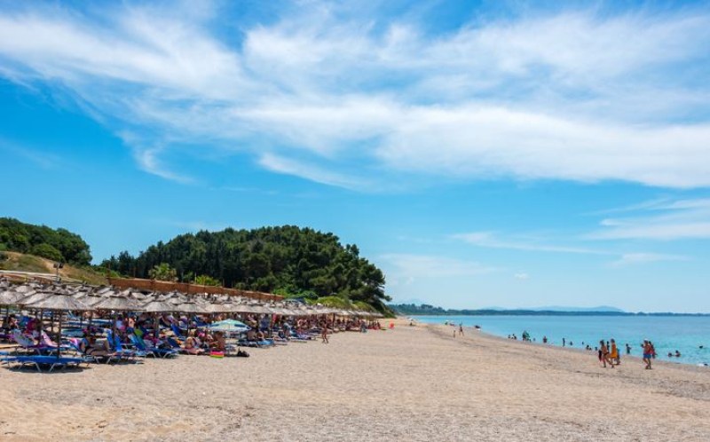 Най-дългият плаж в Европа е в слънчева Гърция СНИМКИ