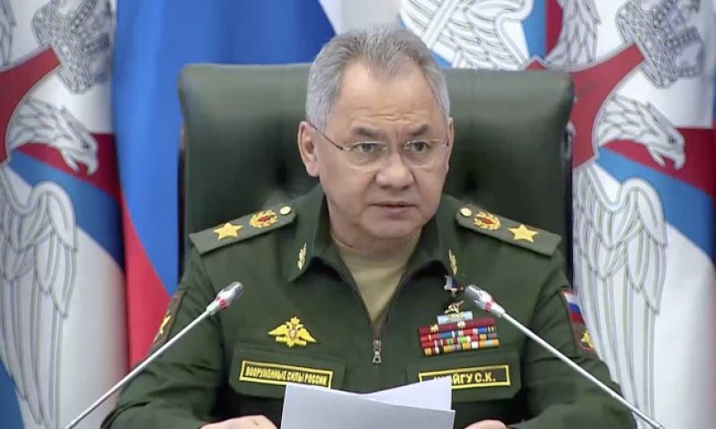 Шойгу далеч от мисълта за оставка, срещна се с кубинския си колега