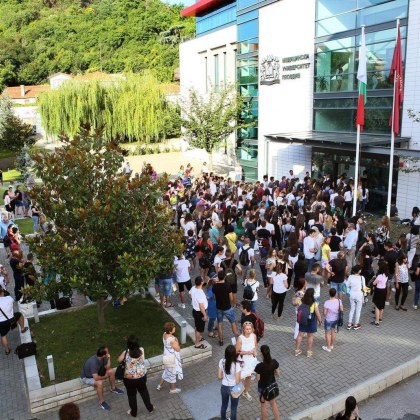 Започват кандидатстудентските изпити за прием в Медицински университет – Пловдив  Първият по