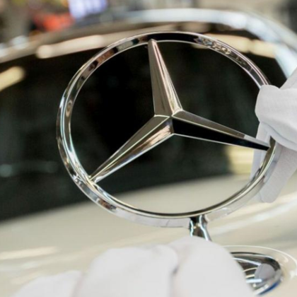 Германският производител Мерцедес Бенц Mercedes Benz изтегля повече от 140