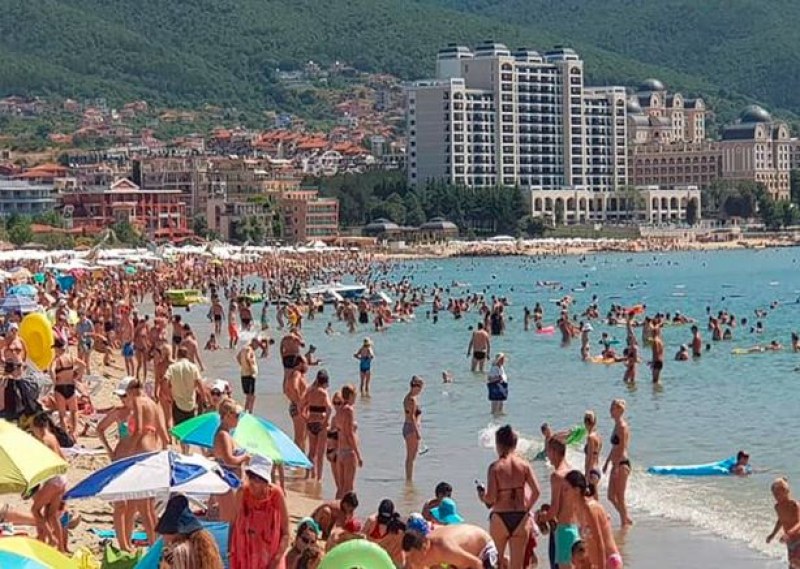 Най-популярният курорт за сърбите в България определено е Слънчев бряг.България