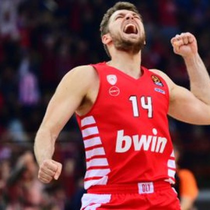 Александър Везенков ще играе в НБА Българският баскетболист се е