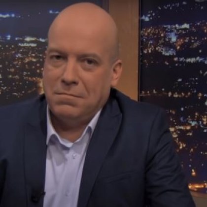 Популярният писател водещ драматург и сценарист Иво Сиромахов публикува 14