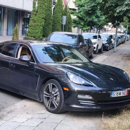  Лъскава кола предизвика възмущение в Пловдив Причината е добре позната