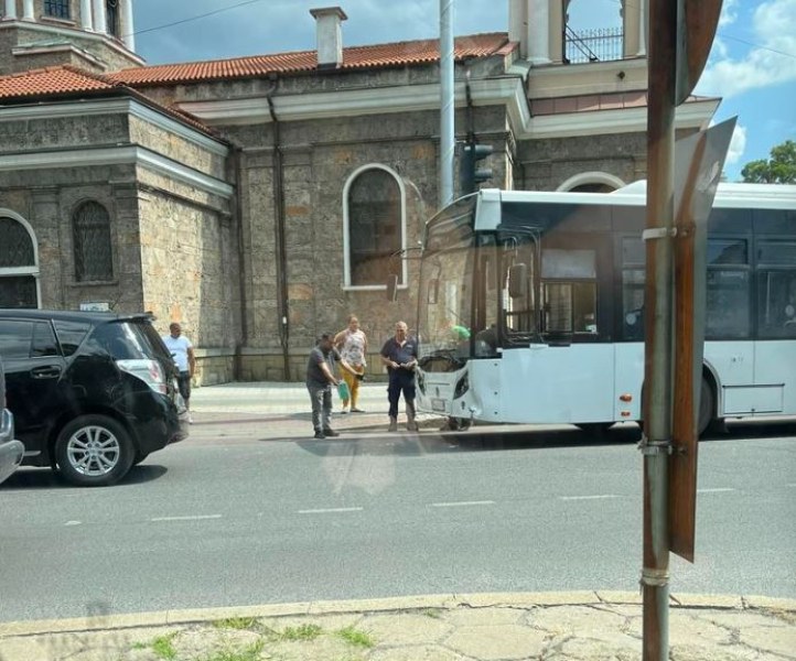 Инцидент с рейс в Пловдив затруднява трафика СНИМКА