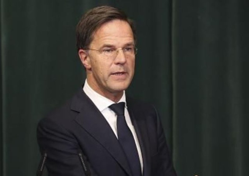 Нидерландският премиер връчи оставката си на краля