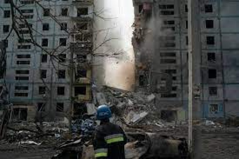 Бомбардираха жилищен блок в Запорожка област