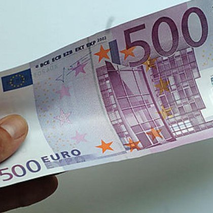 Два опита да се прокарат в обръщение неистински евробанкноти разследват