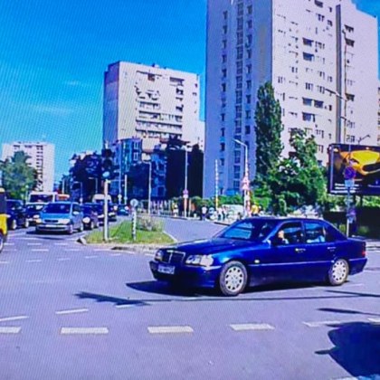 На косъм от катастрофа се разминали водачи шофиращи в София