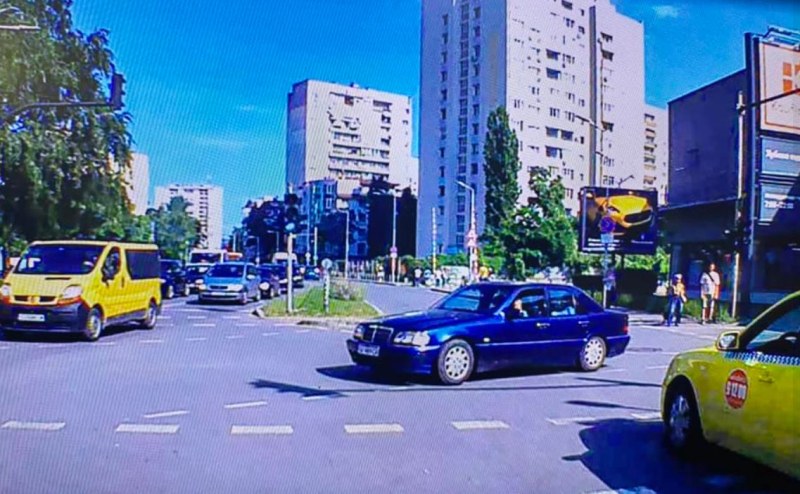 Шофьори се разминаха на секунди от сблъсък ВИДЕО