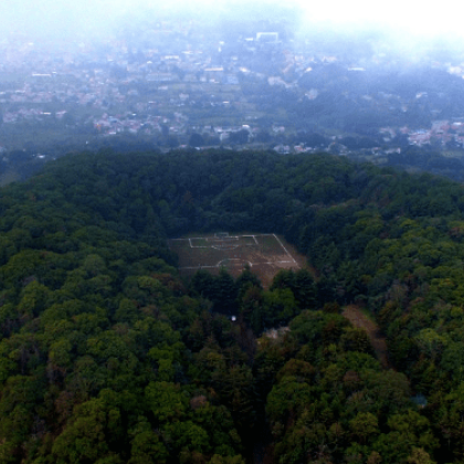 В Мексико в предградията на Мексико Сити е построено футболно