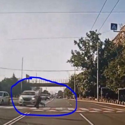 Пешеходец е бил блъснат в София За това алармират граждани Случаят