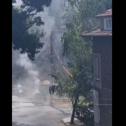 Пожар е избухнал в столичния квартал Гео Милев научи GlasNews bg Подпалил
