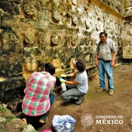 Археолози от Националния институт по антропология и история на Мексико