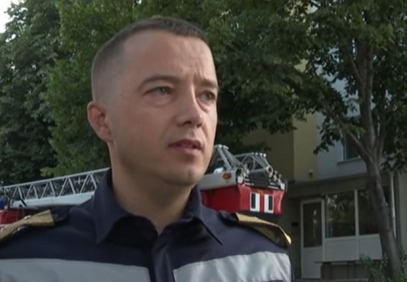 Пожарникари от Хасково спасиха живота на жена, изпаднала в безпомощно