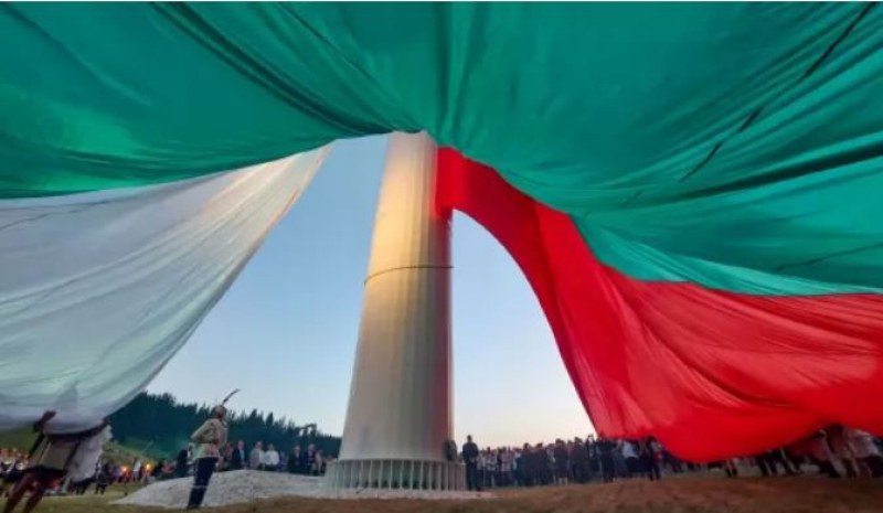 Дарители ще поддържат знамето на Рожен за идните 10 години