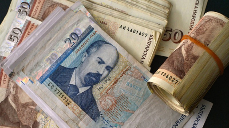 Измамиха семейство с близо 50 бона по позната схема