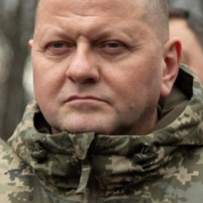 В интервю за американския вестник Вашингтон пост главнокомандващият на украинските