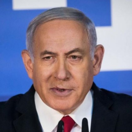 На израелския премиер Бенямин Нетаняху бе имплантирано устройство за следене