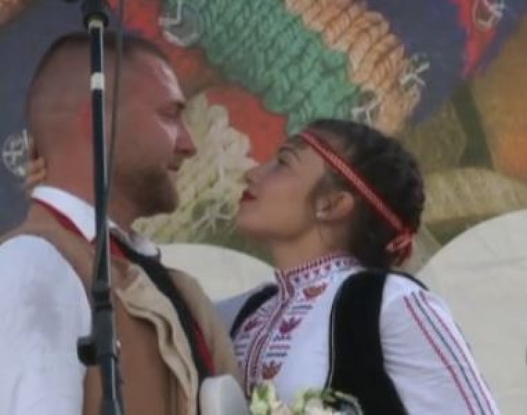 26-годишният Никола Димитров предложи брак на своята любима Деница Чернева