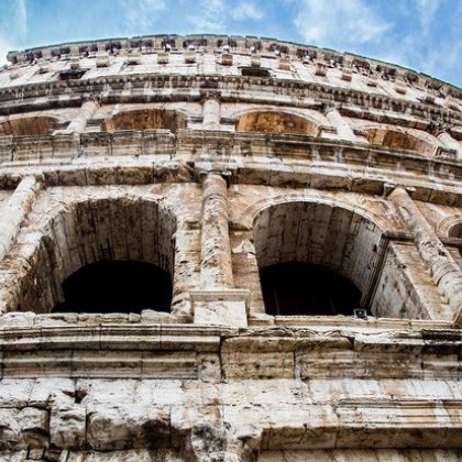 За пореден път стена в известния Колизеум в Рим беше