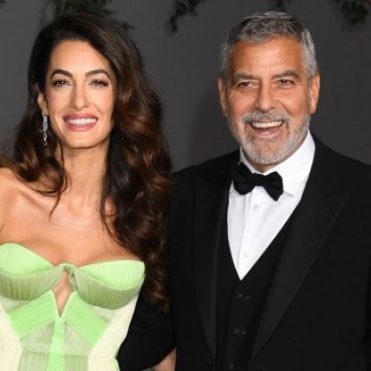 62 годишният американски актьор Джордж Клуни бе забелязан със съпругата си