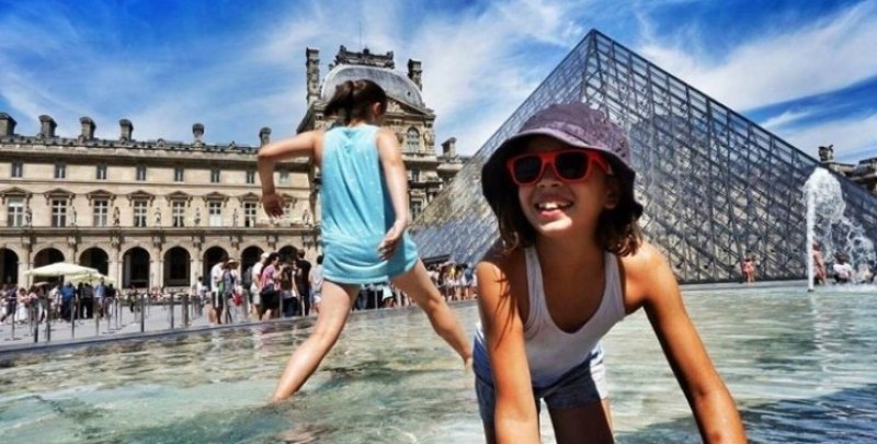 Над 40 градуса: как жегата се отрази на туризма в Европа ИНФОГРАФИКА