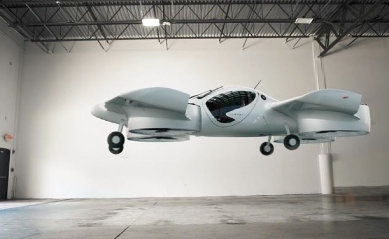 Американската компания Doroni Aerospace изпита пилотиран двуместен летящ автомобил с